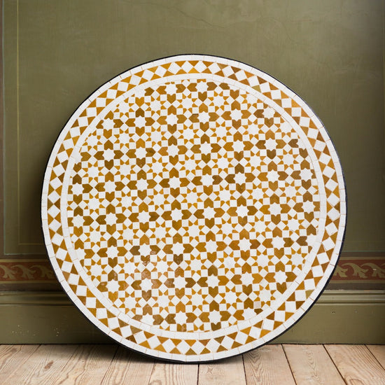 marockanskt mosaikbord med mönster