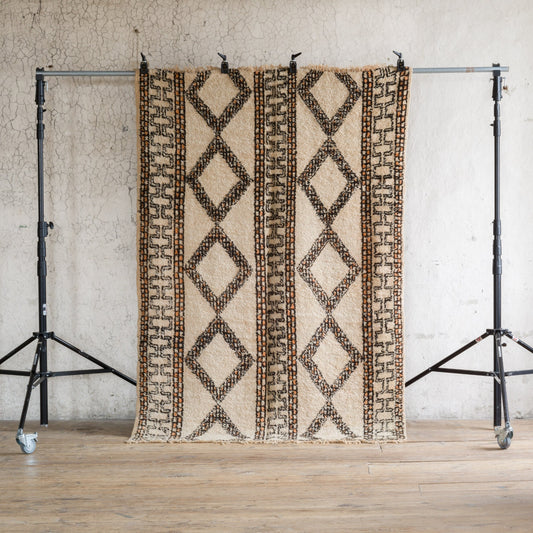 Marockansk orientalisk Beni Ourain matta i ull Atlas bergen Marocko