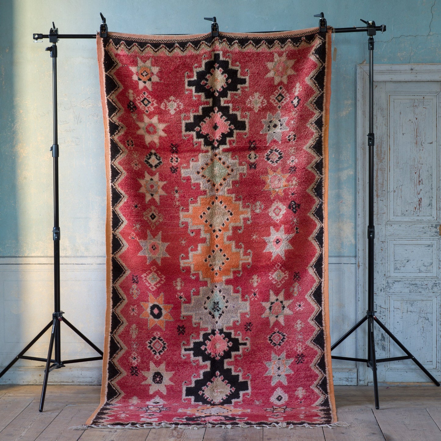 Marockansk matta i ull Atlas bergen Marocko handgjorda ullmattor med stilren design passar som hallmatta, köksmatta eller i vardagsrum passar svenska hem