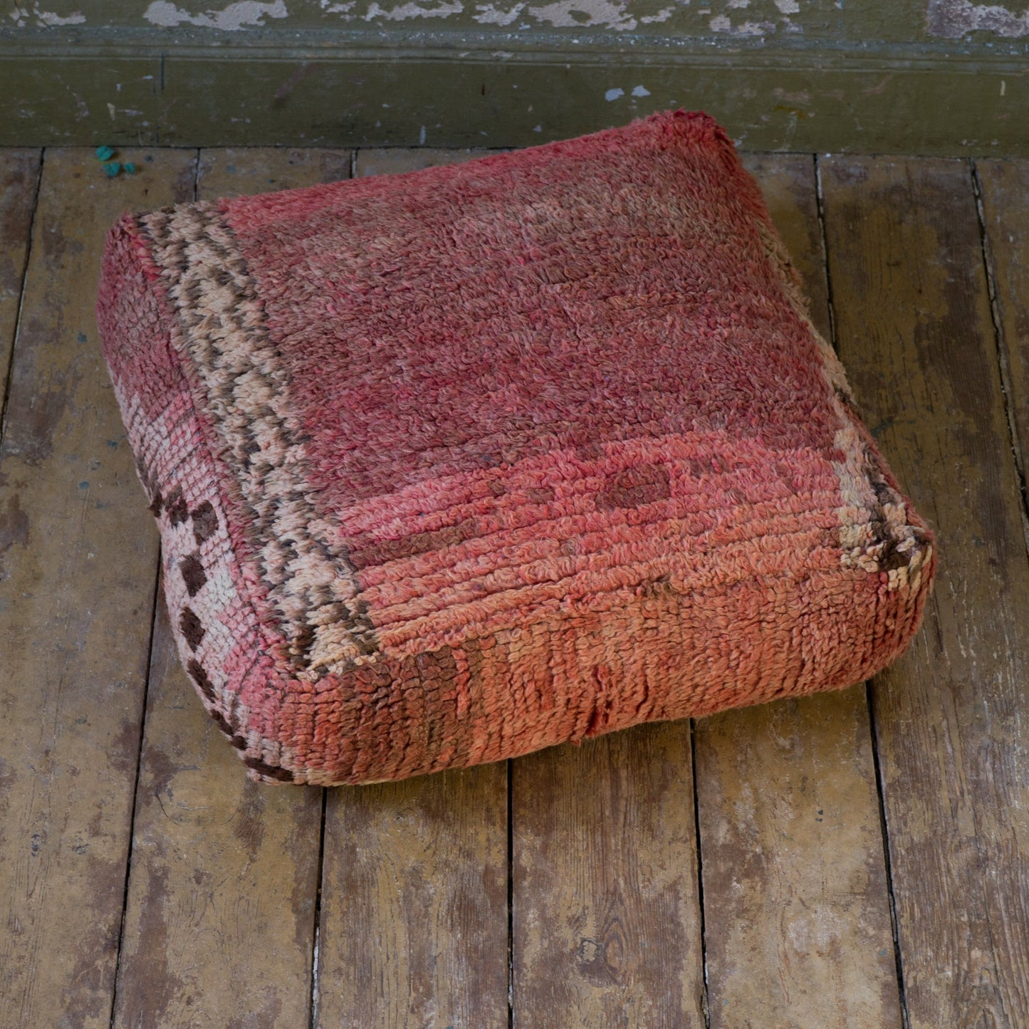 Marockansk Inredning sittpuff handgjord i ull Atlas bergen Marocko