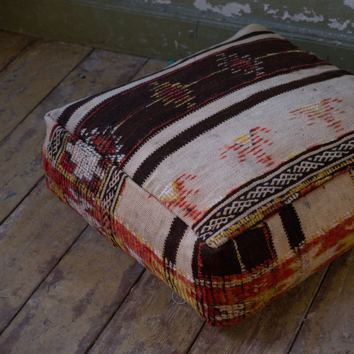 Marockansk Inredning sittpuff handgjord i ull Atlas bergen Marocko