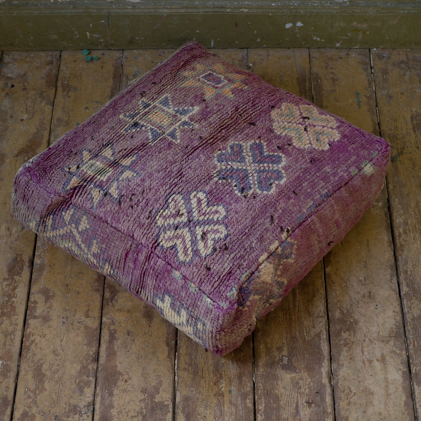 Marockansk Inredning sittpuff handgjord i ull Atlas bergen Marocko