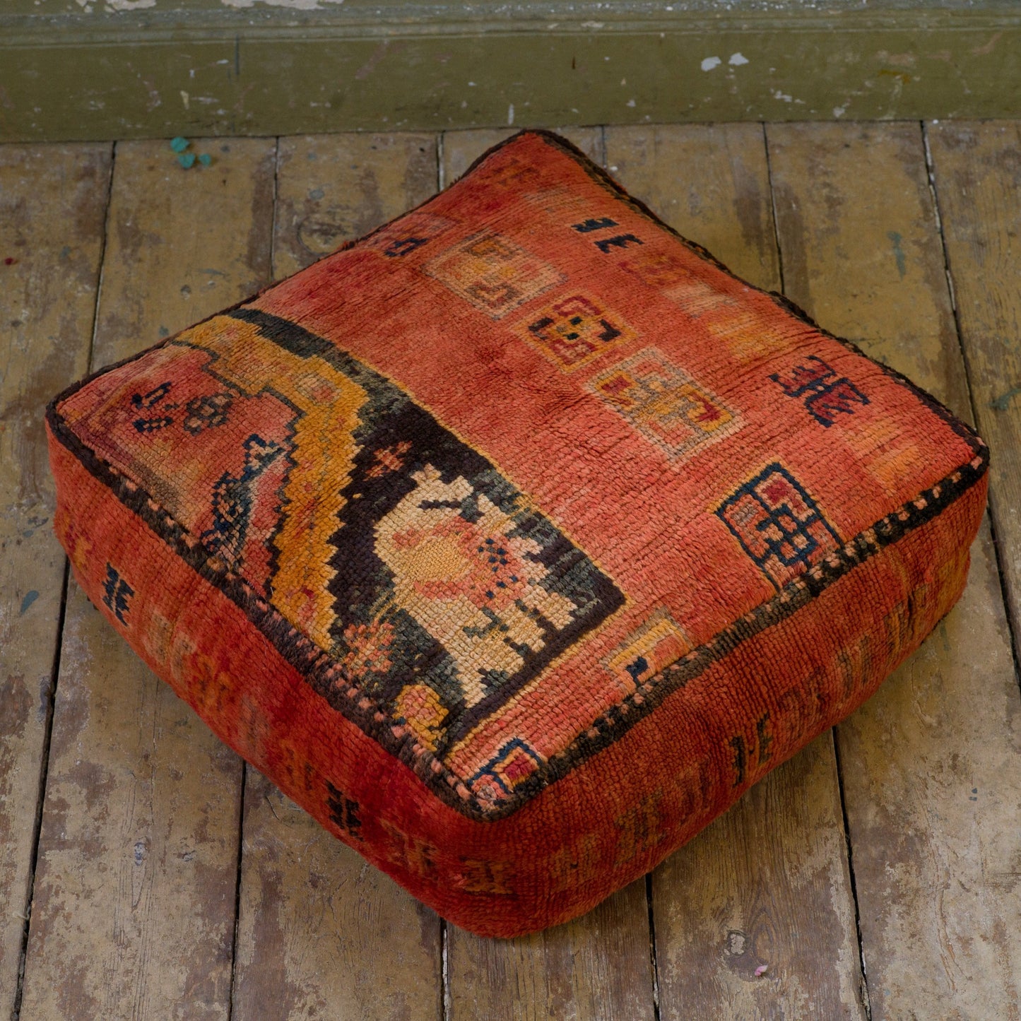 Marockansk Inredning sittpuff handgjord i ull Atlas bergen Marocko