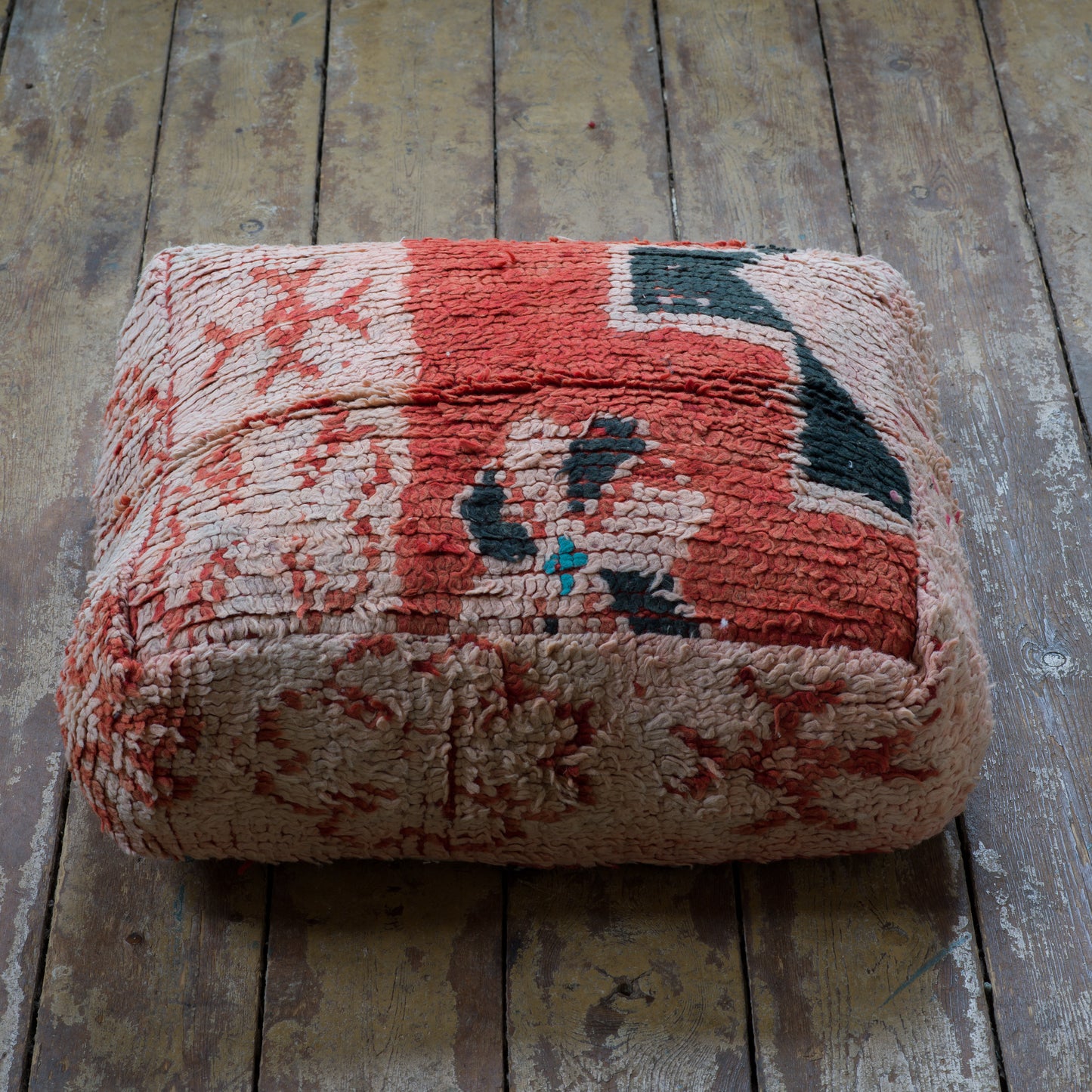 Marockansk Inredning sittpuff handgjord i ull Atlas bergen Marocko