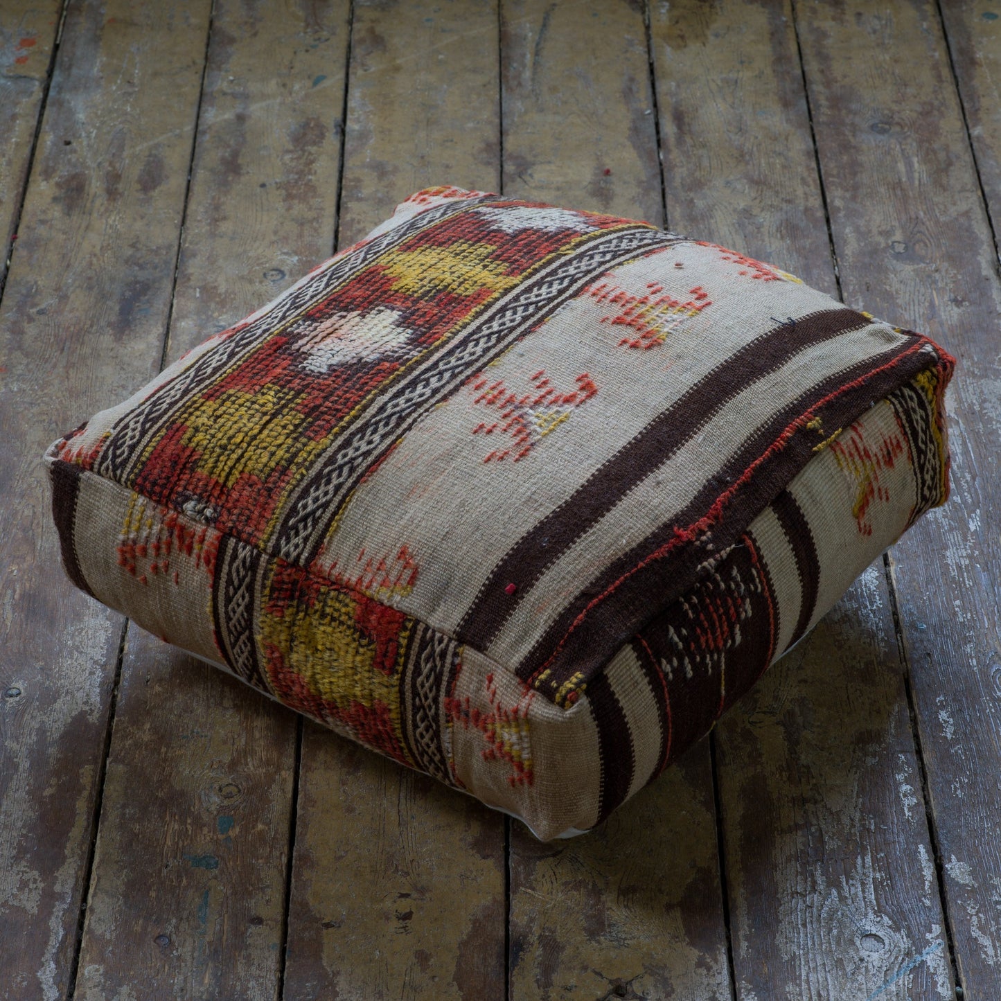 Marockansk Inredning sittpuff handgjord i ull Atlas bergen Marocko