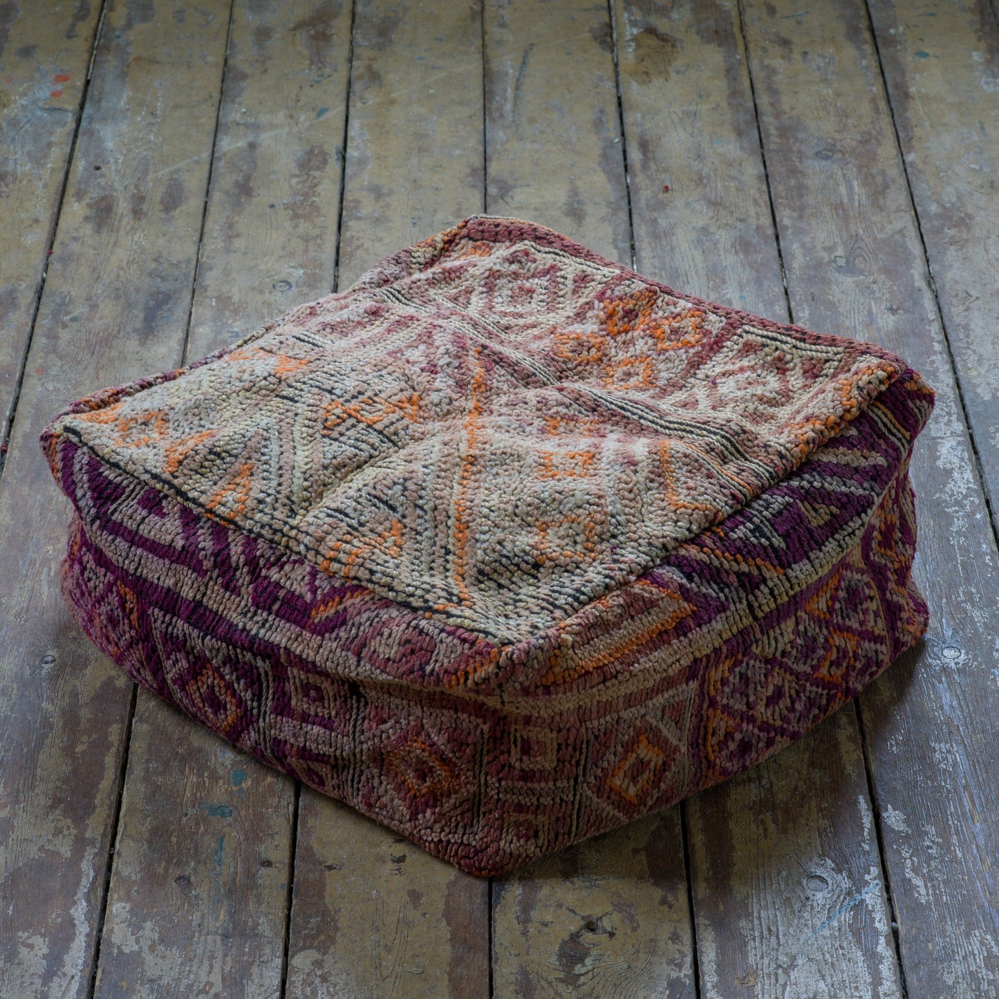 Marockansk Inredning sittpuff handgjord i ull Atlas bergen Marocko