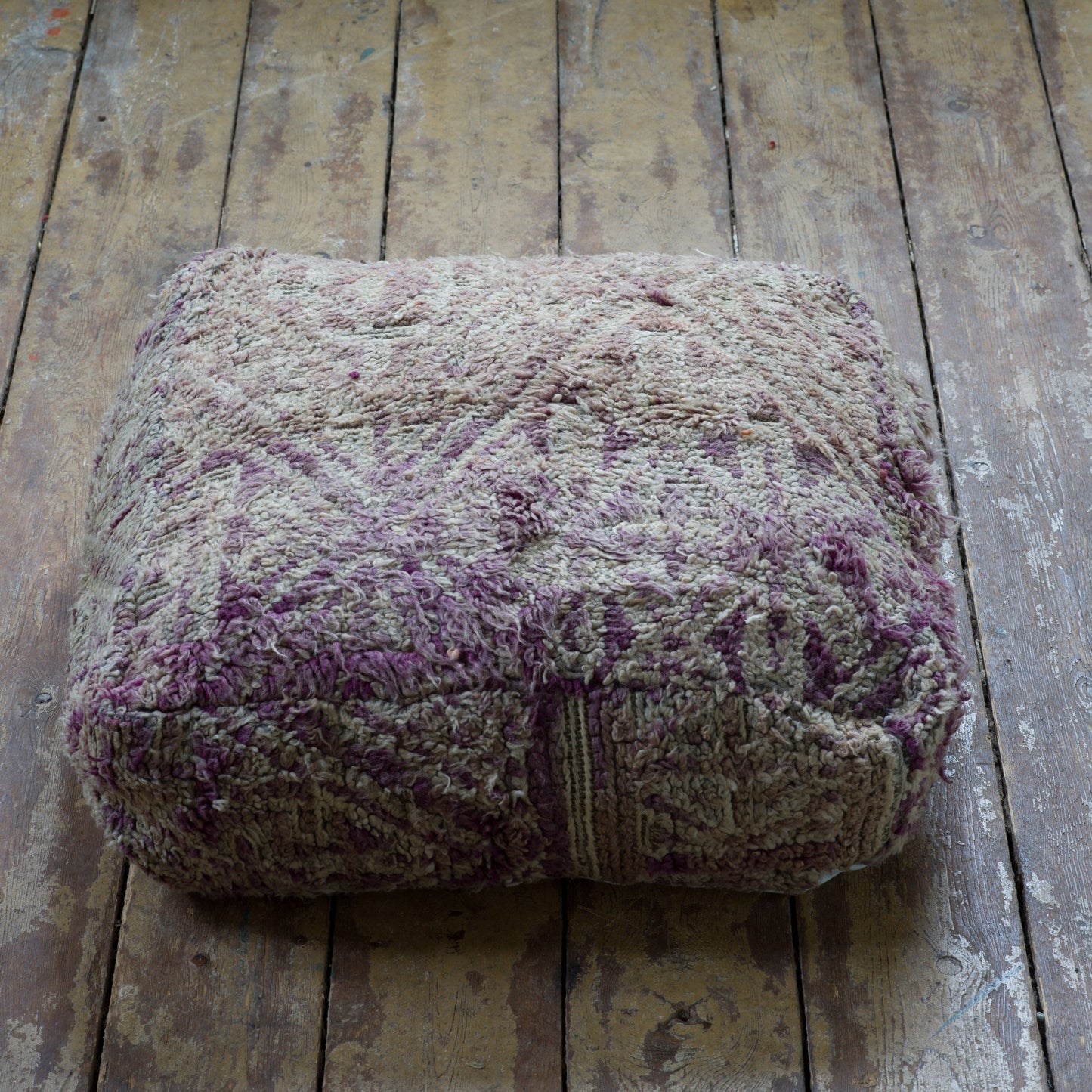 Marockansk Inredning sittpuff handgjord i ull  Atlas bergen Marocko