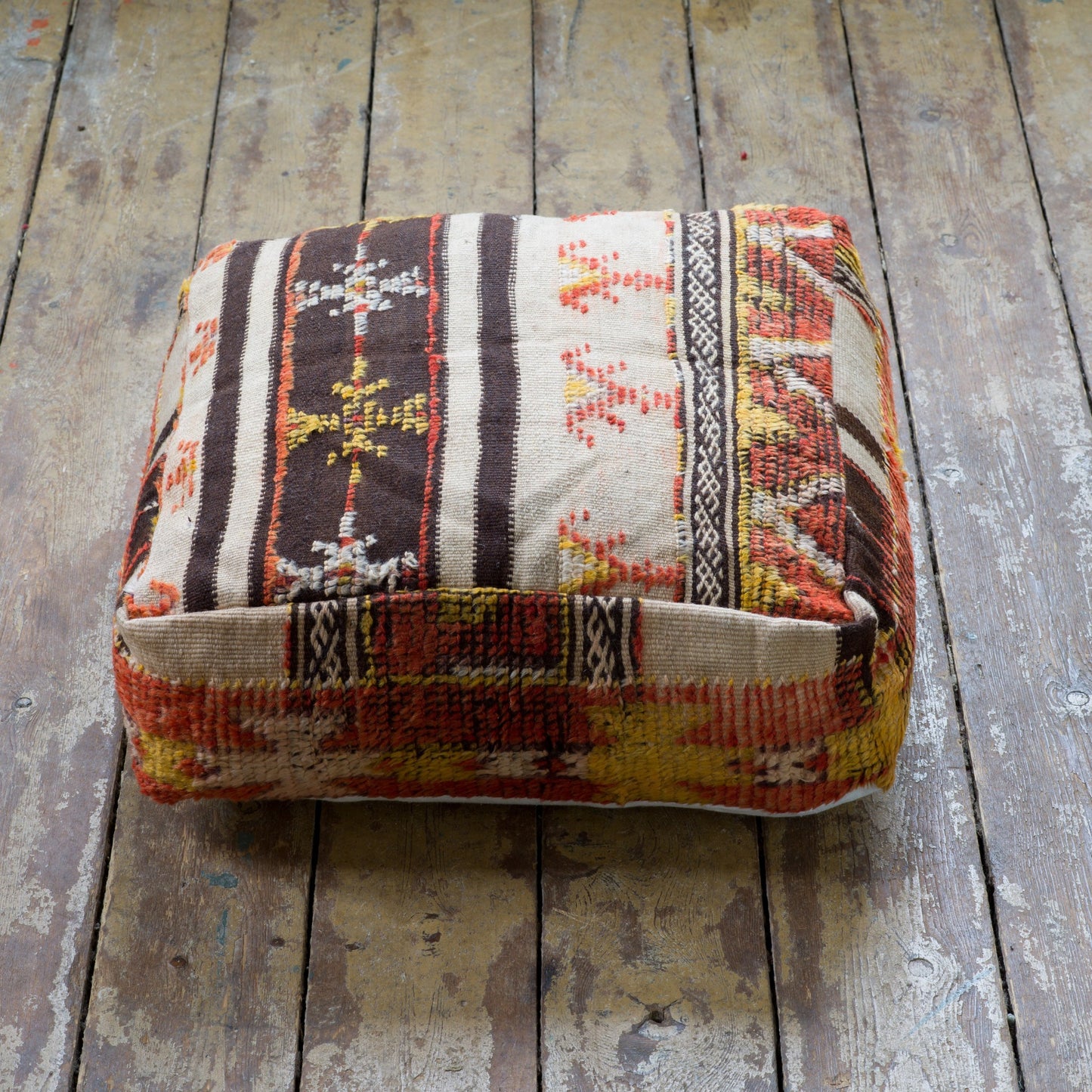 Marockansk Inredning sittpuff handgjord i ull Atlas bergen Marocko