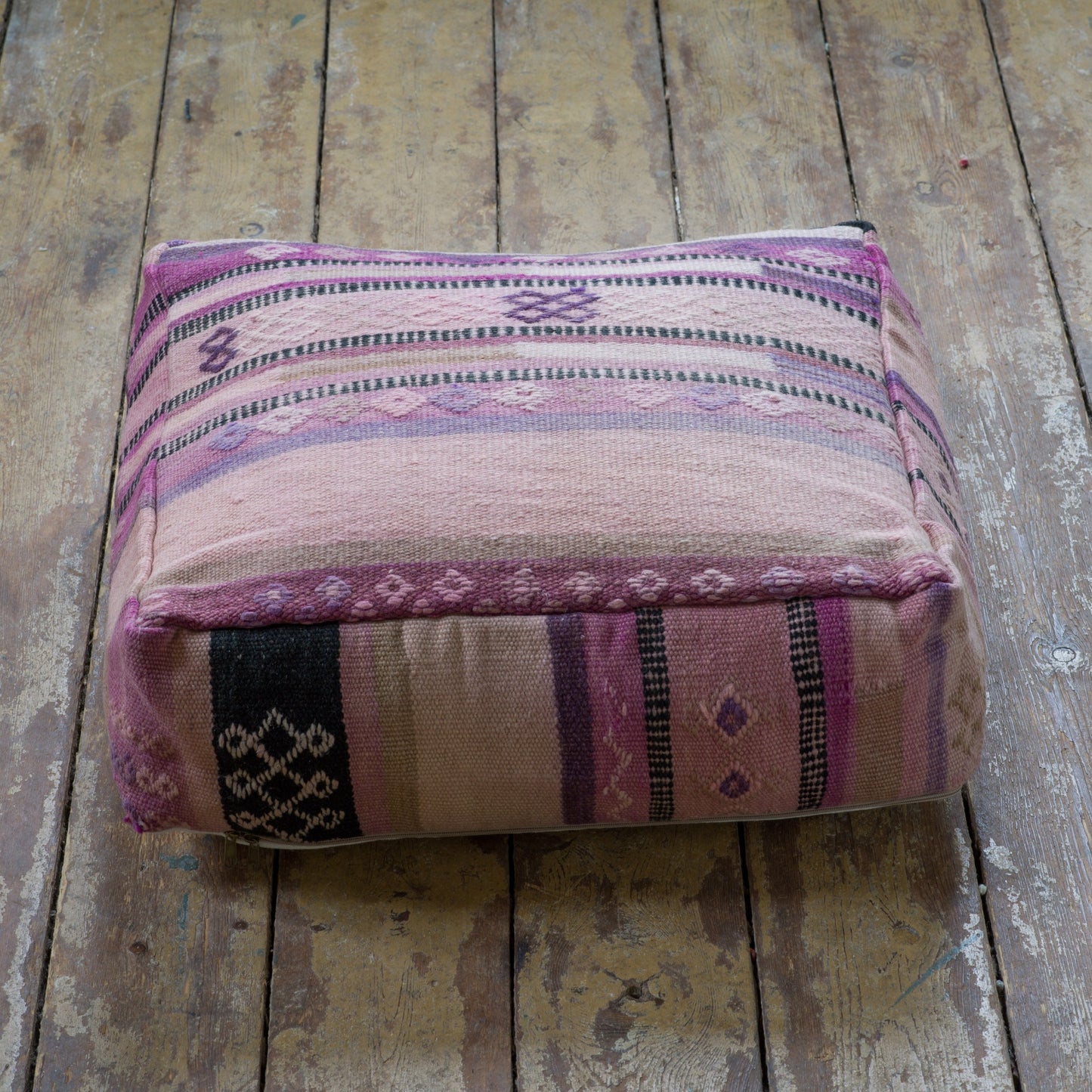 Marockansk Inredning sittpuff handgjord i ull Atlas bergen Marocko