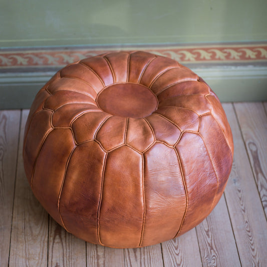 Marockansk inredning skinnpuff sittpuff i äkta brunt läder från Marrocko Marrakech