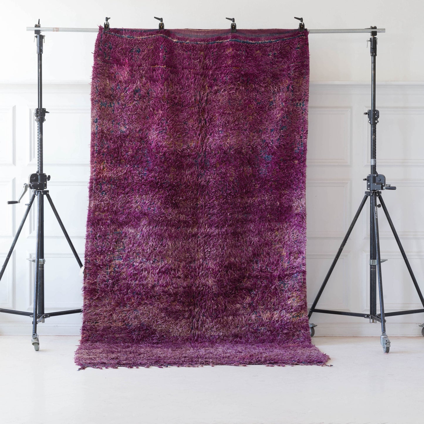 Lila marockansk ullmatta Beni Mguild