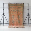 Orange vintage marockansk Boujaad-matta med detaljrikt mönster 378x172cm