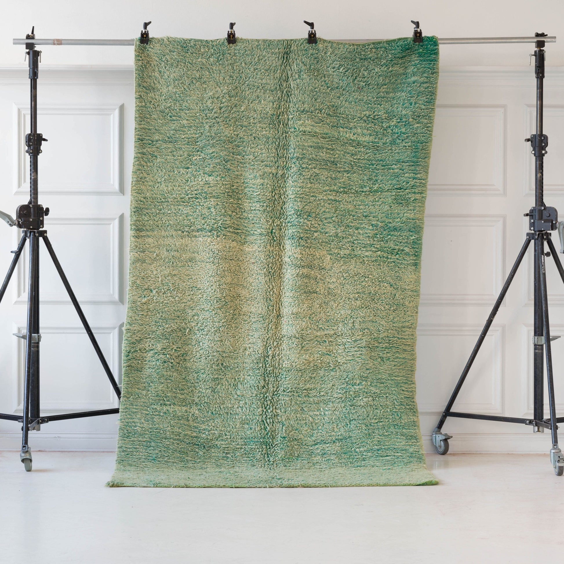 Grön marockansk Boujaad-matta med gula nyanser 295x166cm
