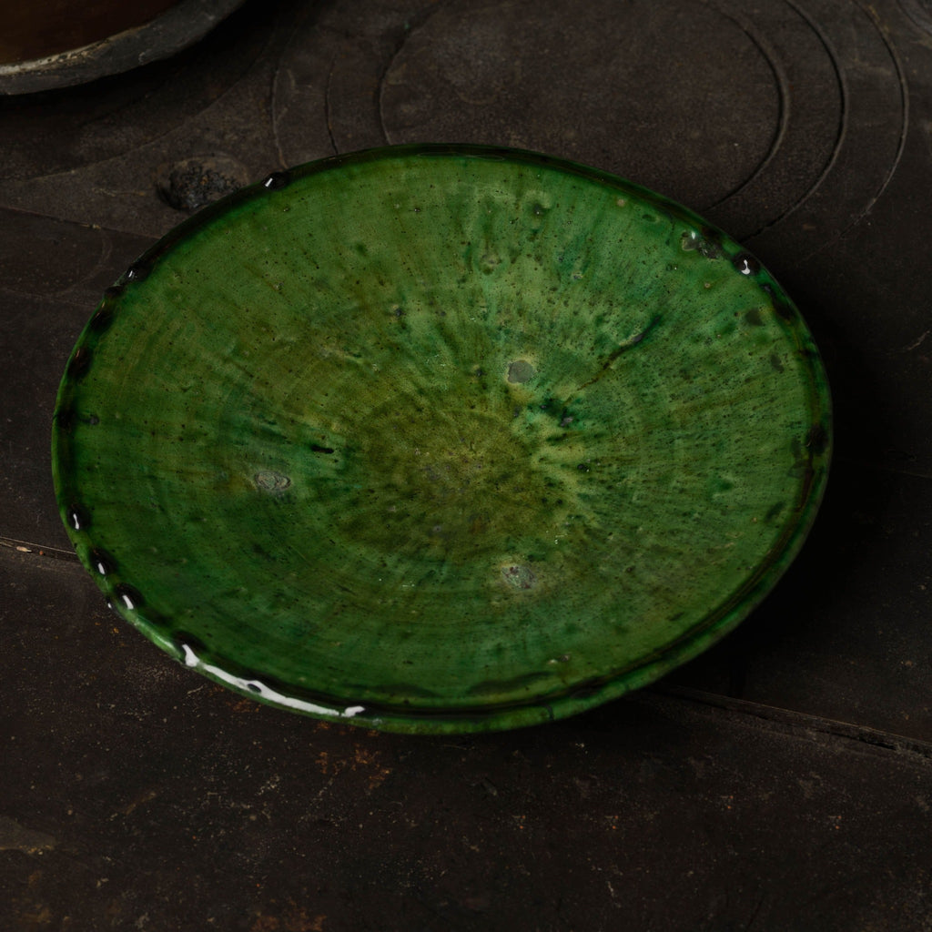 Grön keramiktallrik av Tamegroute keramik