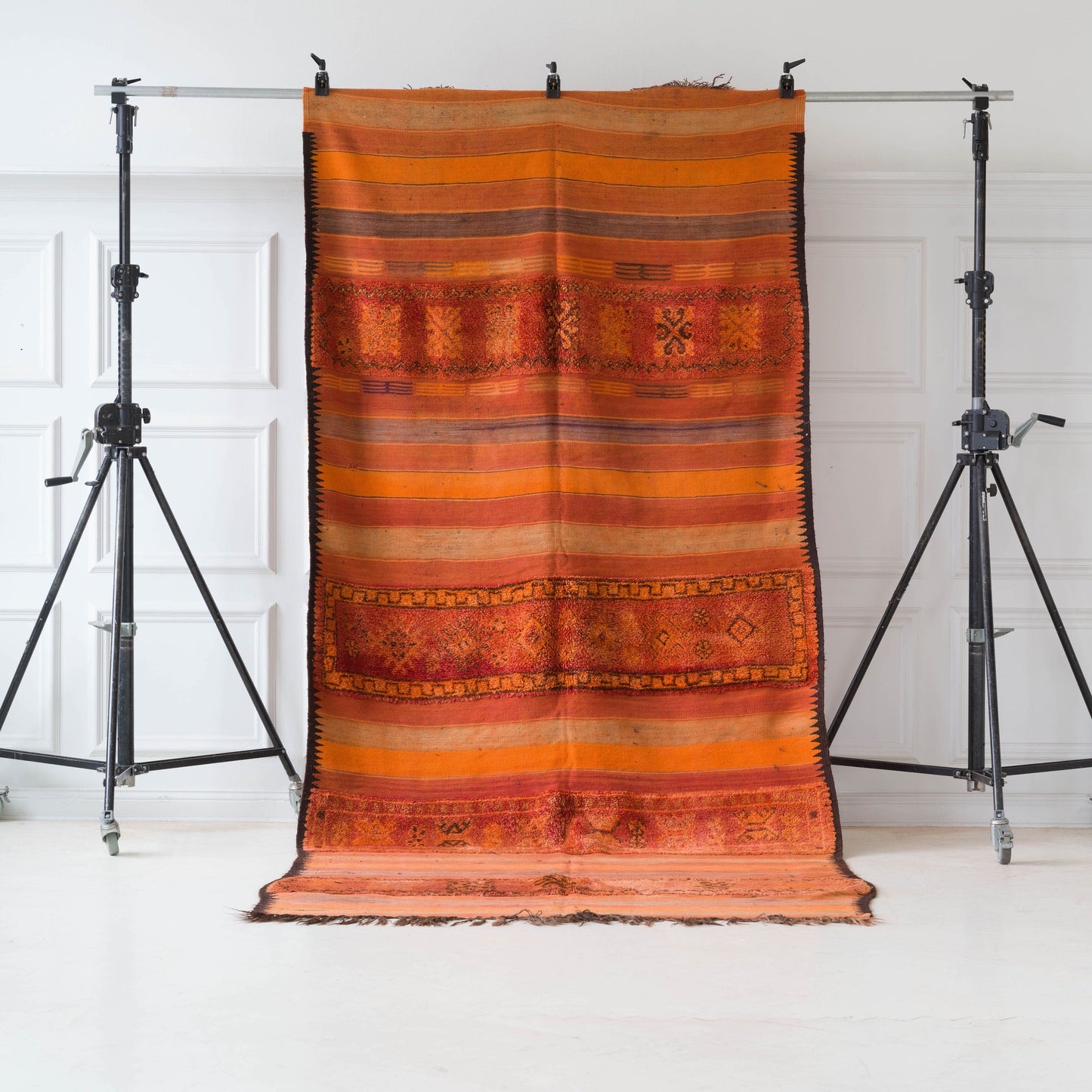 Färgstark marockansk matta i ull marockansk inredning