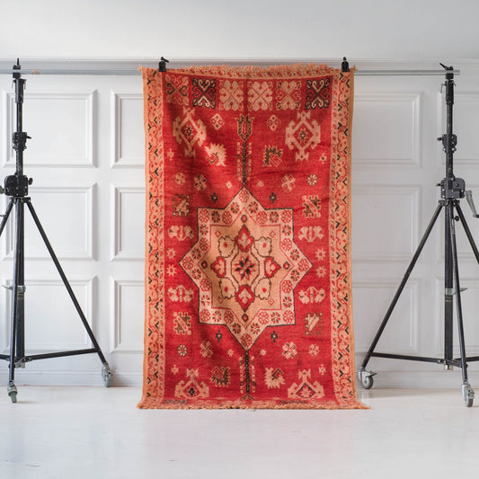 Röd Taznakht-matta i ull från Marocko